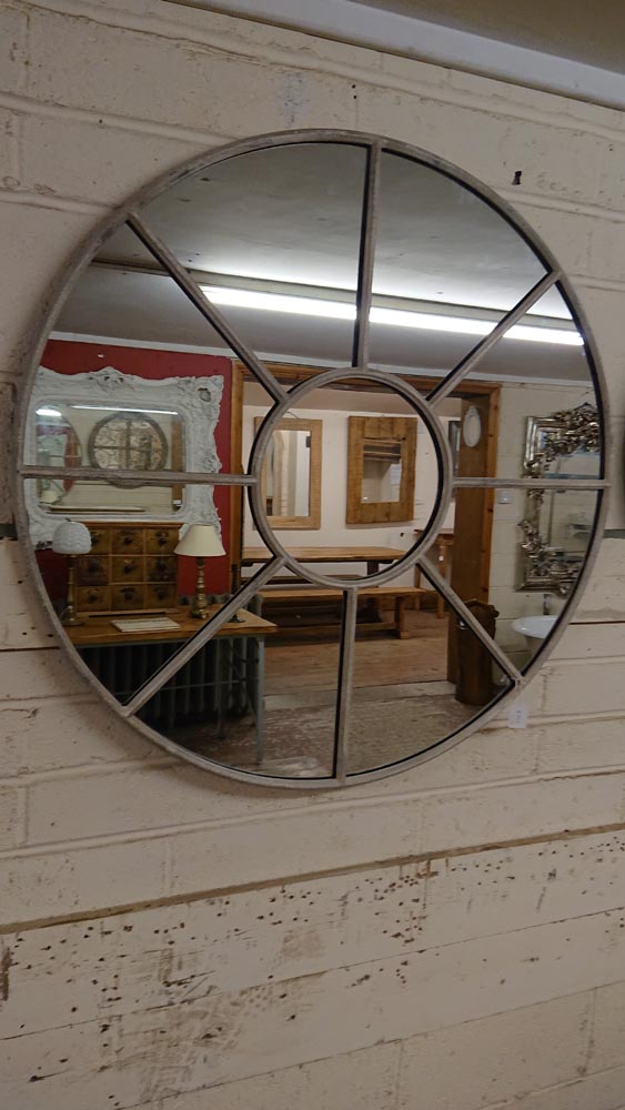 <p>Large Round Mirror</p>